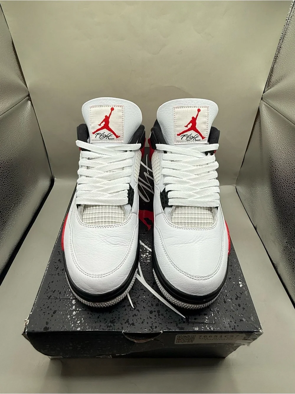 Authentic 2023 Jordan 4 Retro Mid Red Cement Men Size 9.5 Very Clean